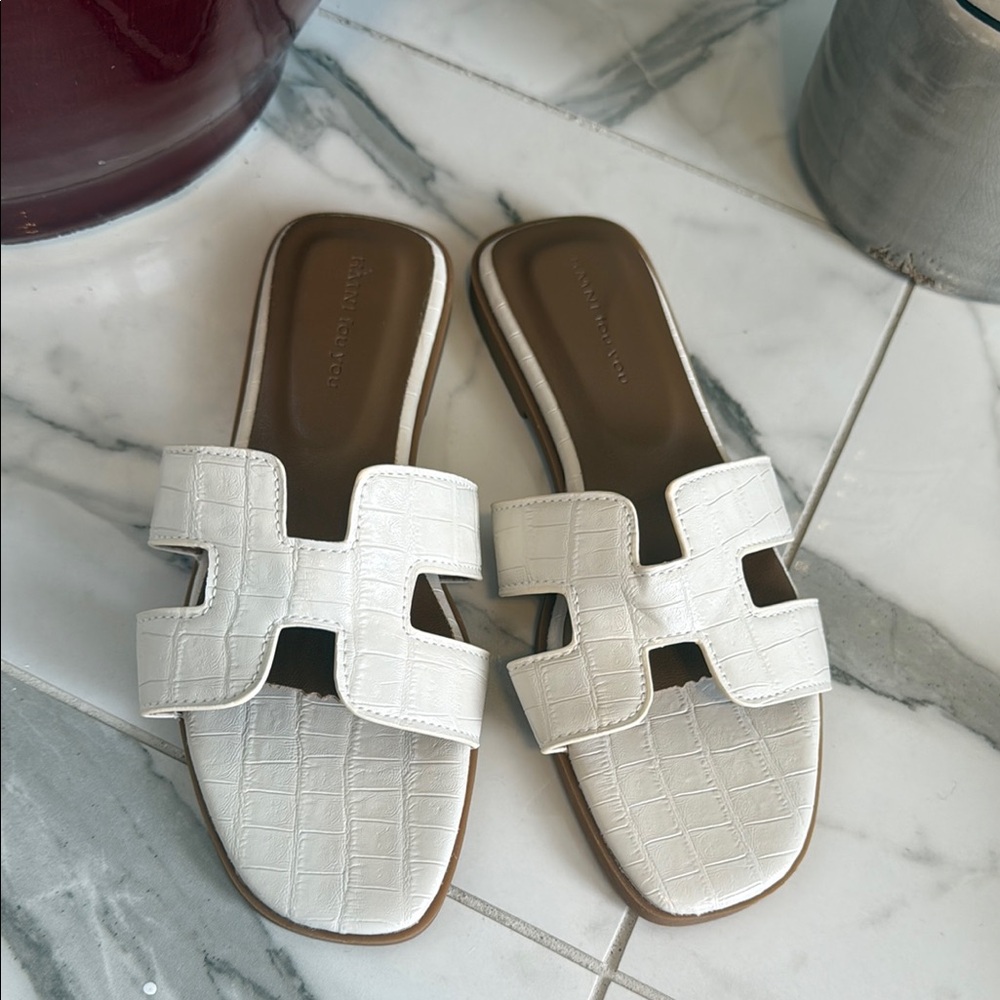 White Slide Sandals（New ）